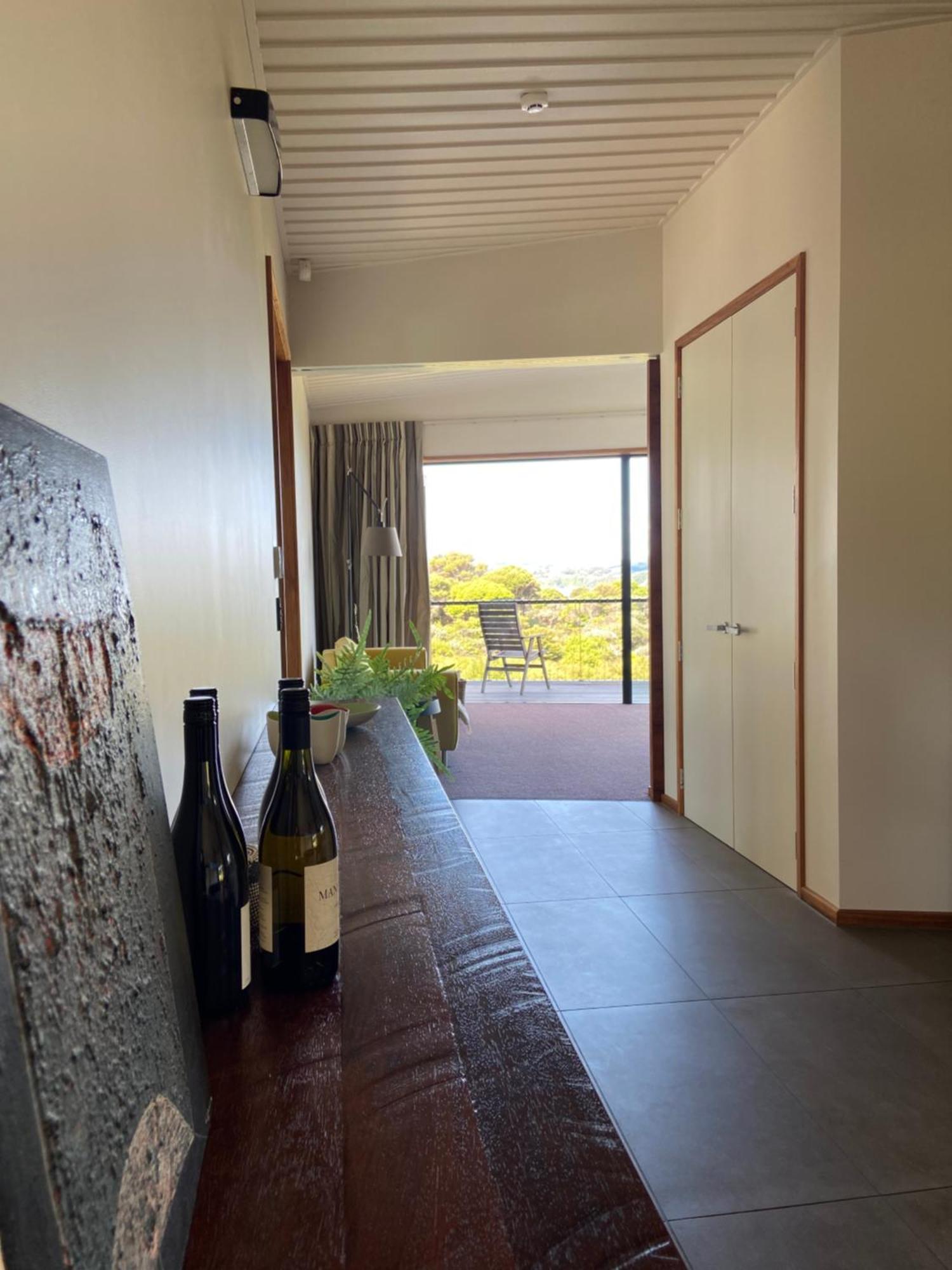 ホテル La Bodega Waiheke Island Surfdale エクステリア 写真