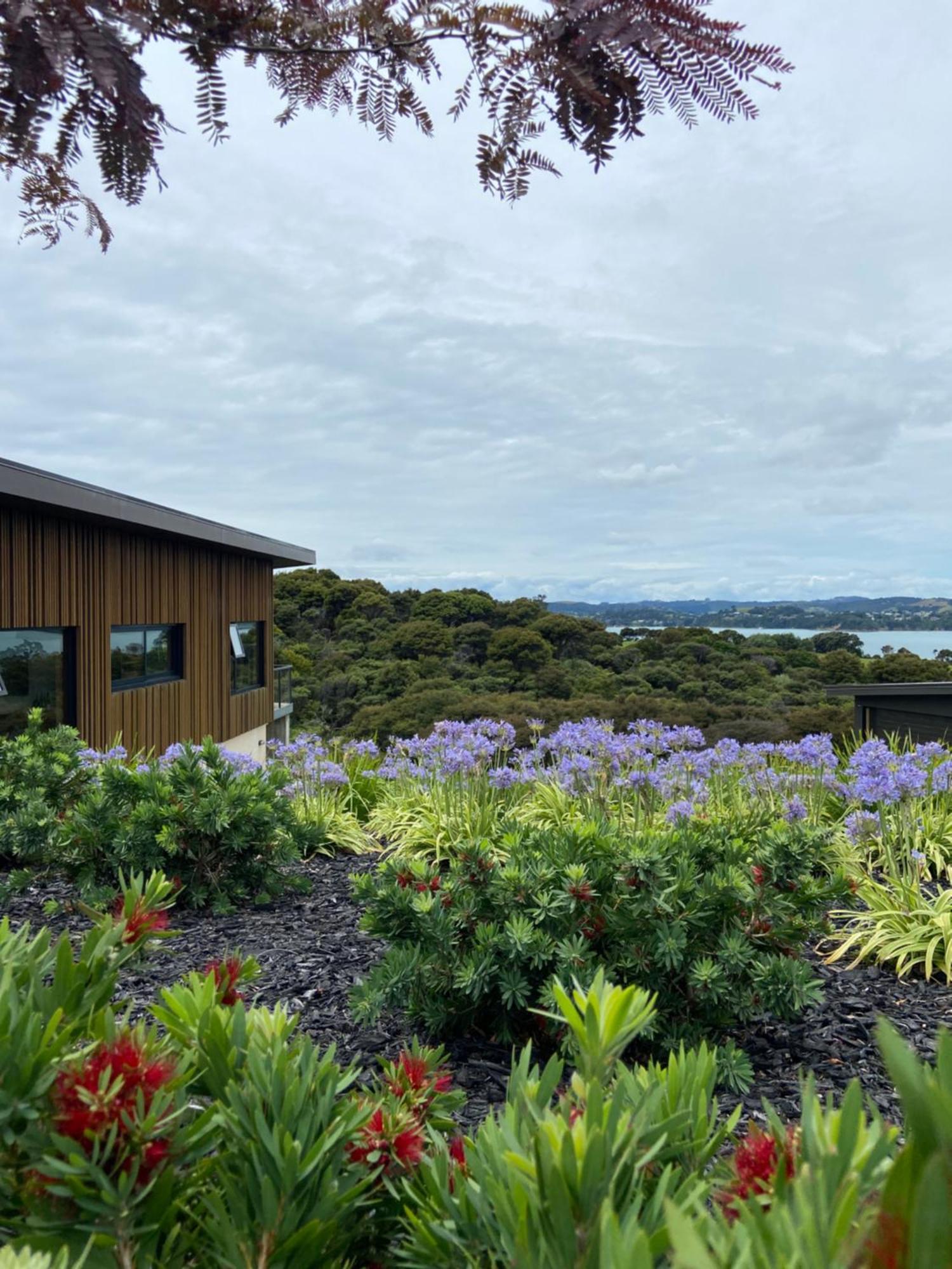 ホテル La Bodega Waiheke Island Surfdale エクステリア 写真