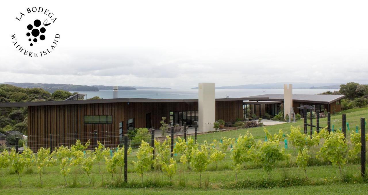 ホテル La Bodega Waiheke Island Surfdale エクステリア 写真