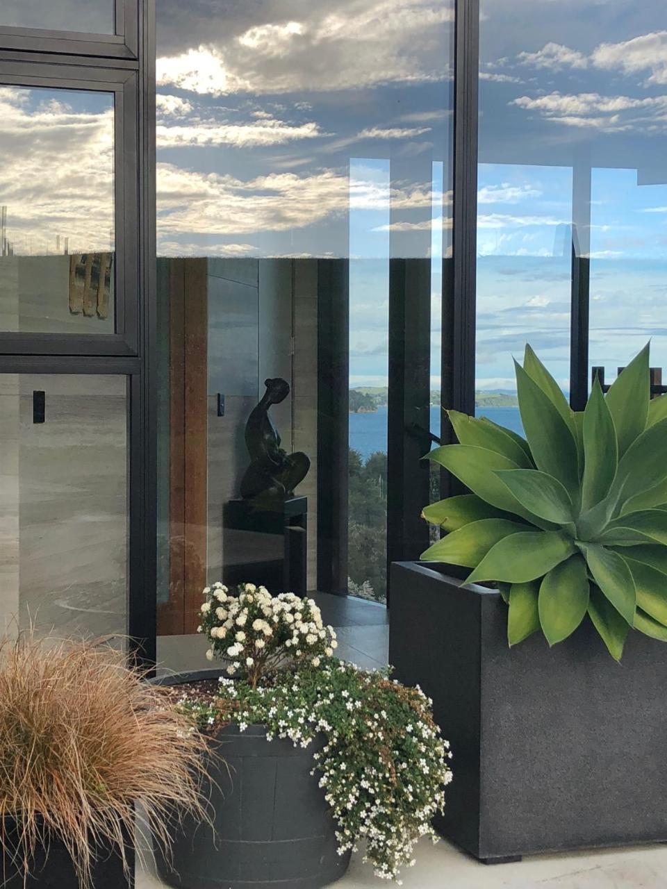 ホテル La Bodega Waiheke Island Surfdale エクステリア 写真